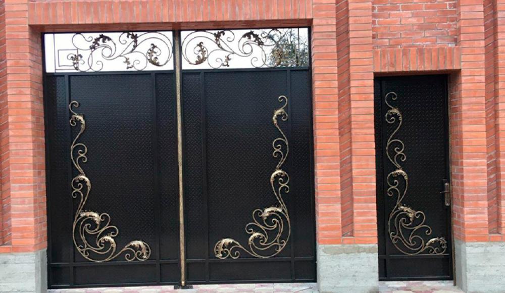 ИЗГОТОВЛЕНИЕ ВОРОТ, ПЕРИЛ, НАВЕСОВ, КОЗЫРЬКОВ