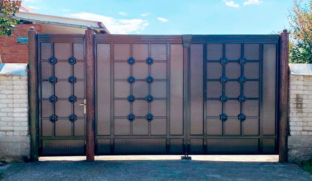 ИЗГОТОВЛЕНИЕ ВОРОТ, ПЕРИЛ, НАВЕСОВ, КОЗЫРЬКОВ