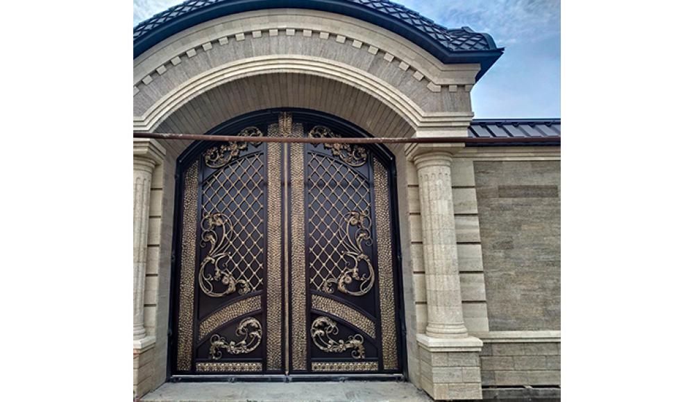 ИЗГОТОВЛЕНИЕ ВОРОТ, ПЕРИЛ, НАВЕСОВ, КОЗЫРЬКОВ