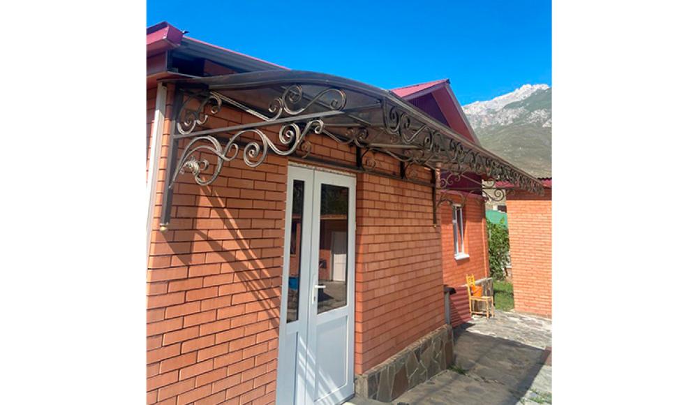 ИЗГОТОВЛЕНИЕ ВОРОТ, ПЕРИЛ, НАВЕСОВ, КОЗЫРЬКОВ