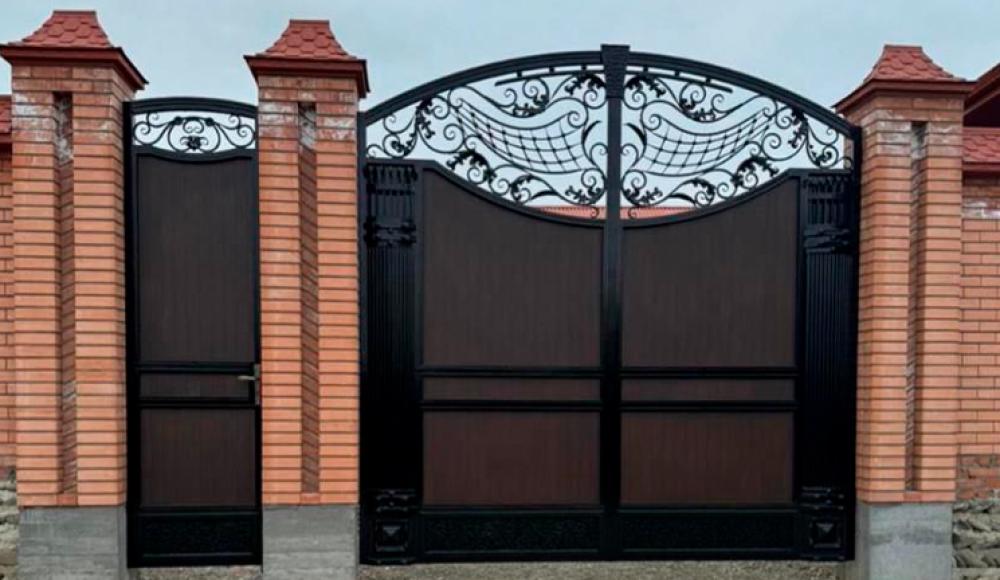 ИЗГОТОВЛЕНИЕ ВОРОТ, ПЕРИЛ, НАВЕСОВ, КОЗЫРЬКОВ