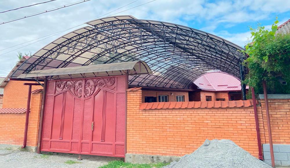 ИЗГОТОВЛЕНИЕ ВОРОТ, ПЕРИЛ, НАВЕСОВ, КОЗЫРЬКОВ