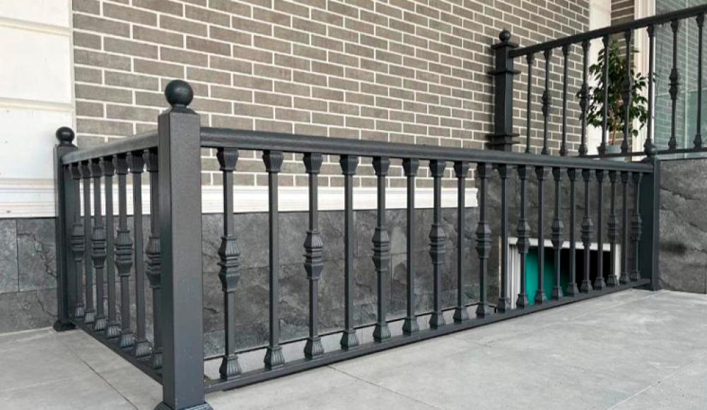 ИЗГОТОВЛЕНИЕ ВОРОТ, ПЕРИЛ, НАВЕСОВ, КОЗЫРЬКОВ